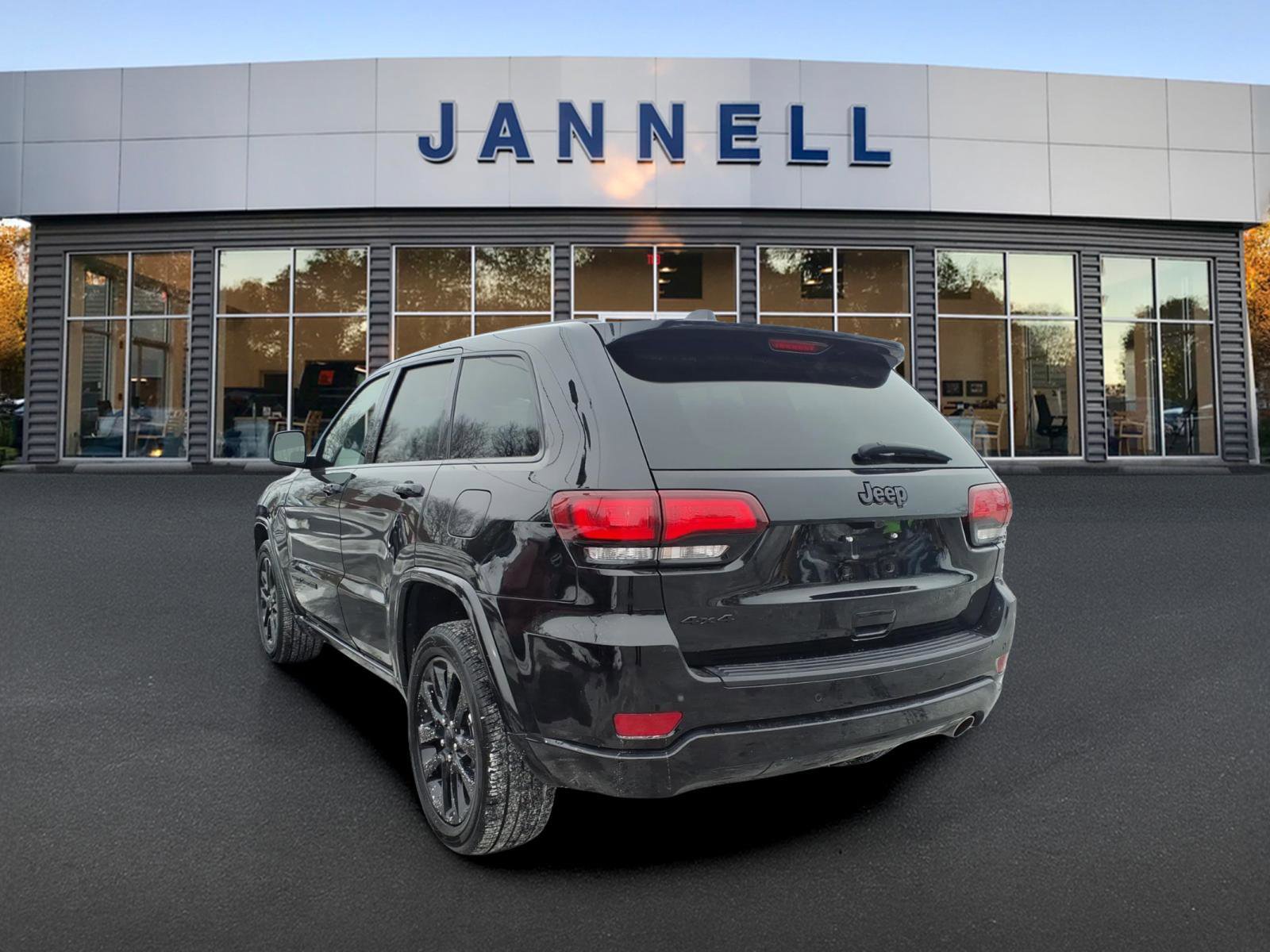 Used 2020 Jeep Grand Cherokee Altitude image 7