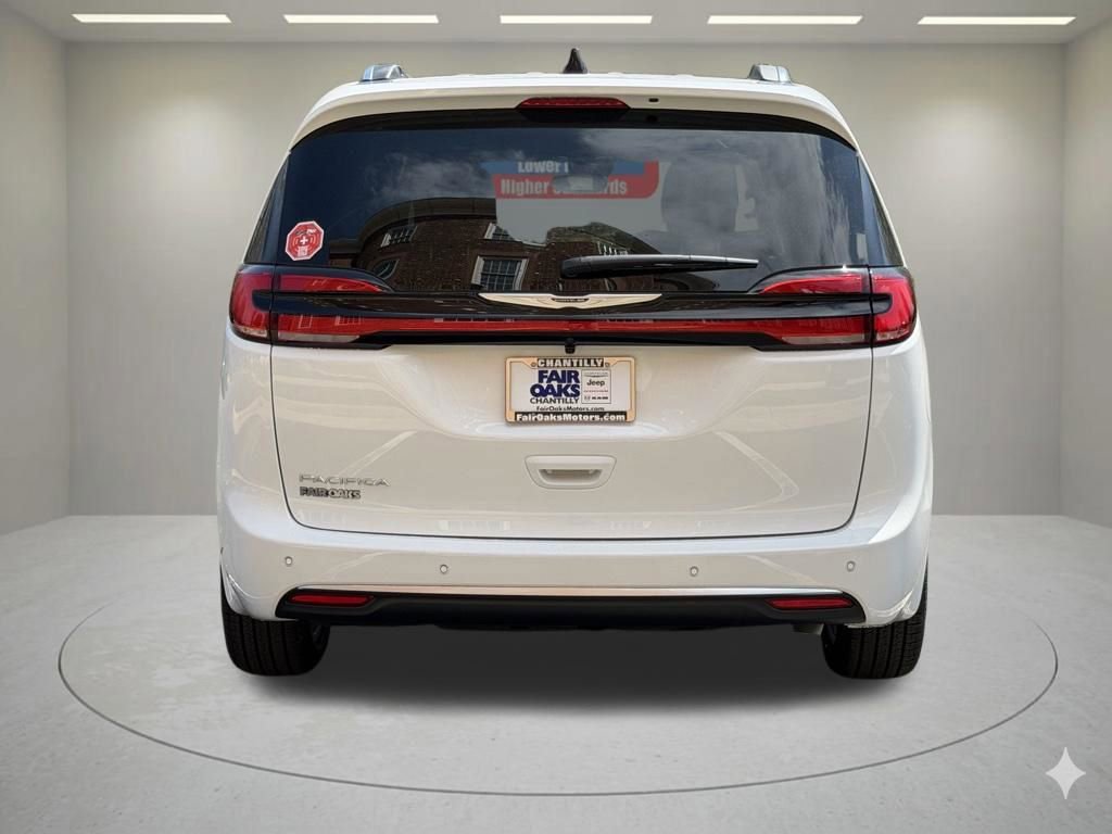 New 2026 Chrysler Pacifica Pinnacle FWD image 7