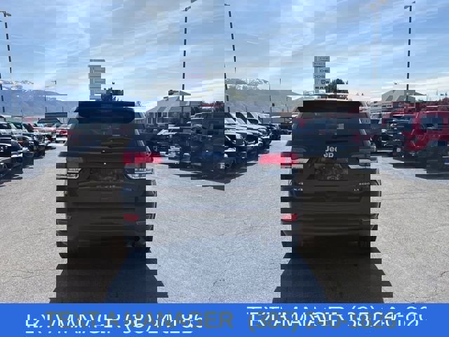 Used 2020 Jeep Grand Cherokee Laredo w/ 18" Wheel & 8.4" Radio Group image 8