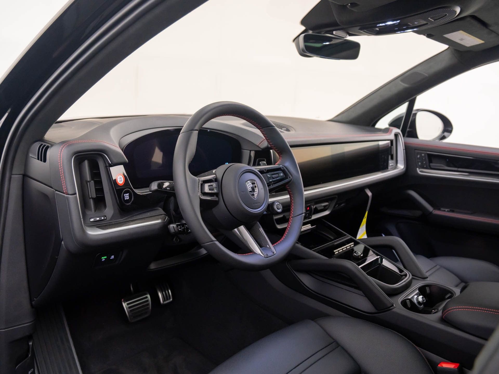 New 2025 Porsche Cayenne Turbo image 4
