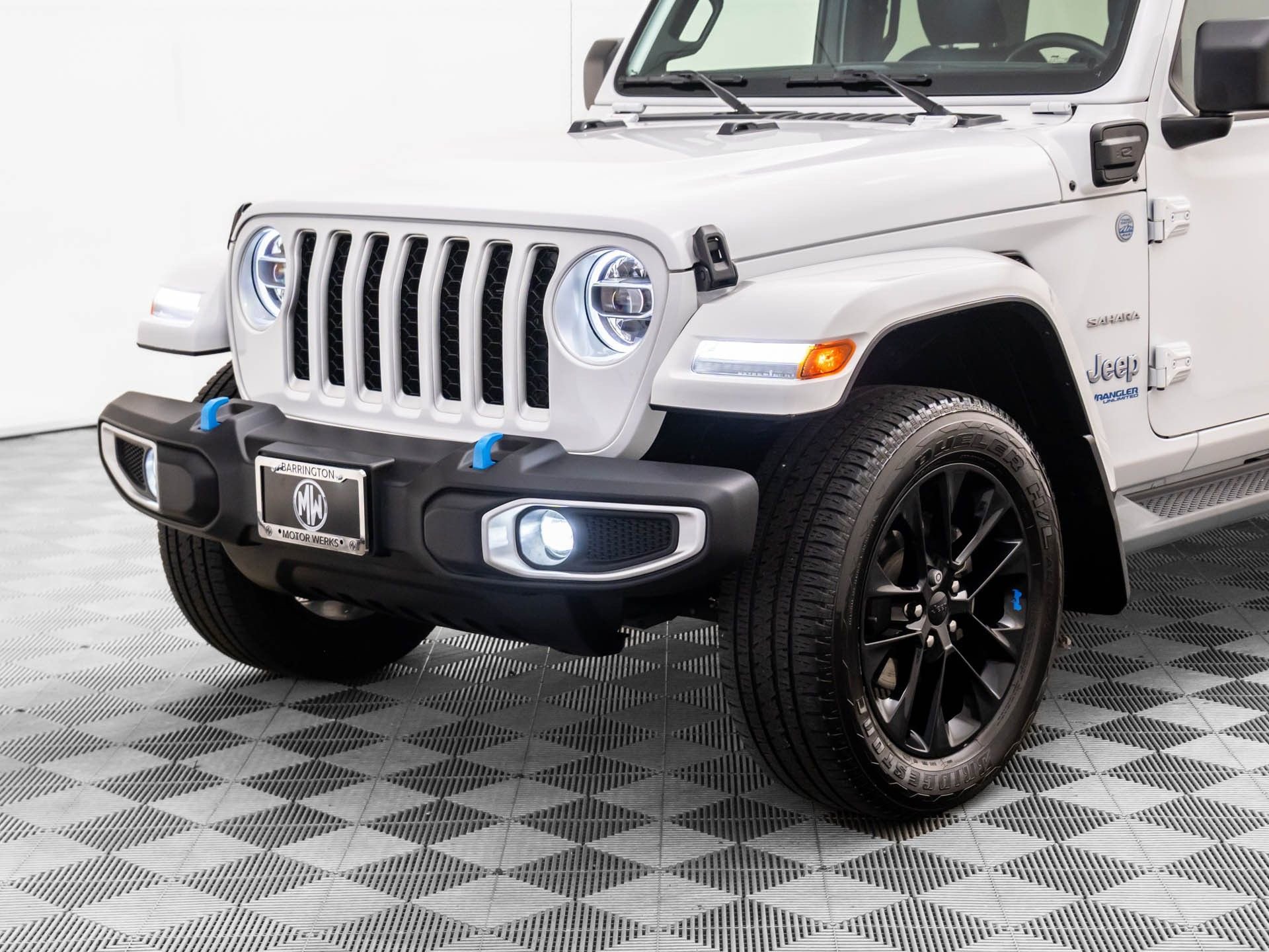 Used 2022 Jeep Wrangler Unlimited Sahara w/ Cold Weather Group image 35