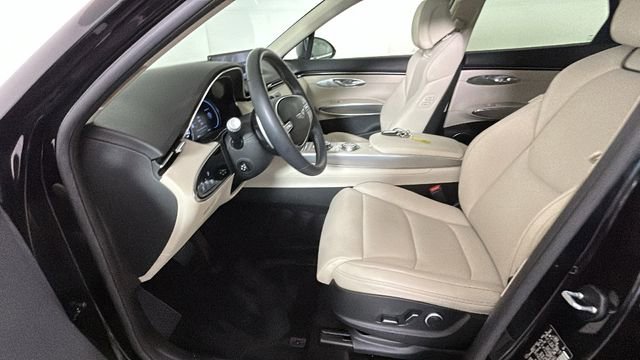 Used 2025 Genesis GV70 2.5T w/ Select Package AWD/4WD image 12