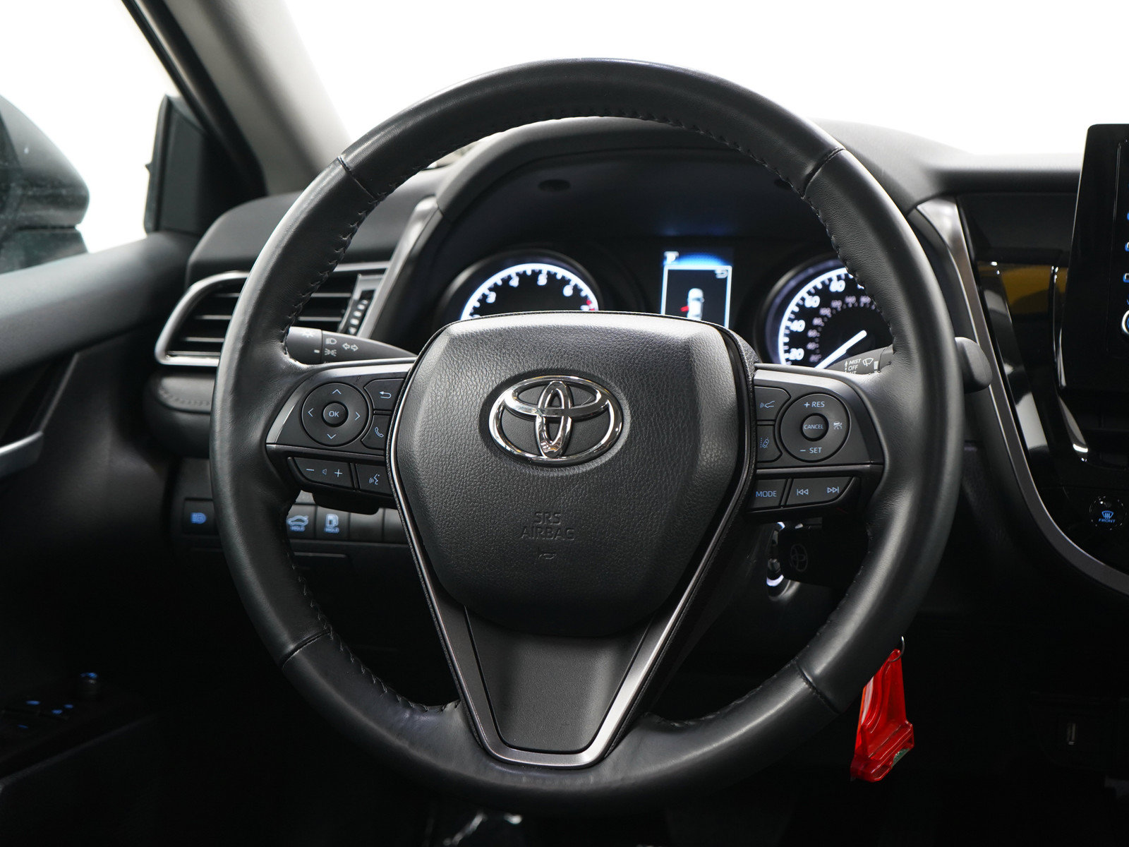 Used 2024 Toyota Camry SE FWD image 15