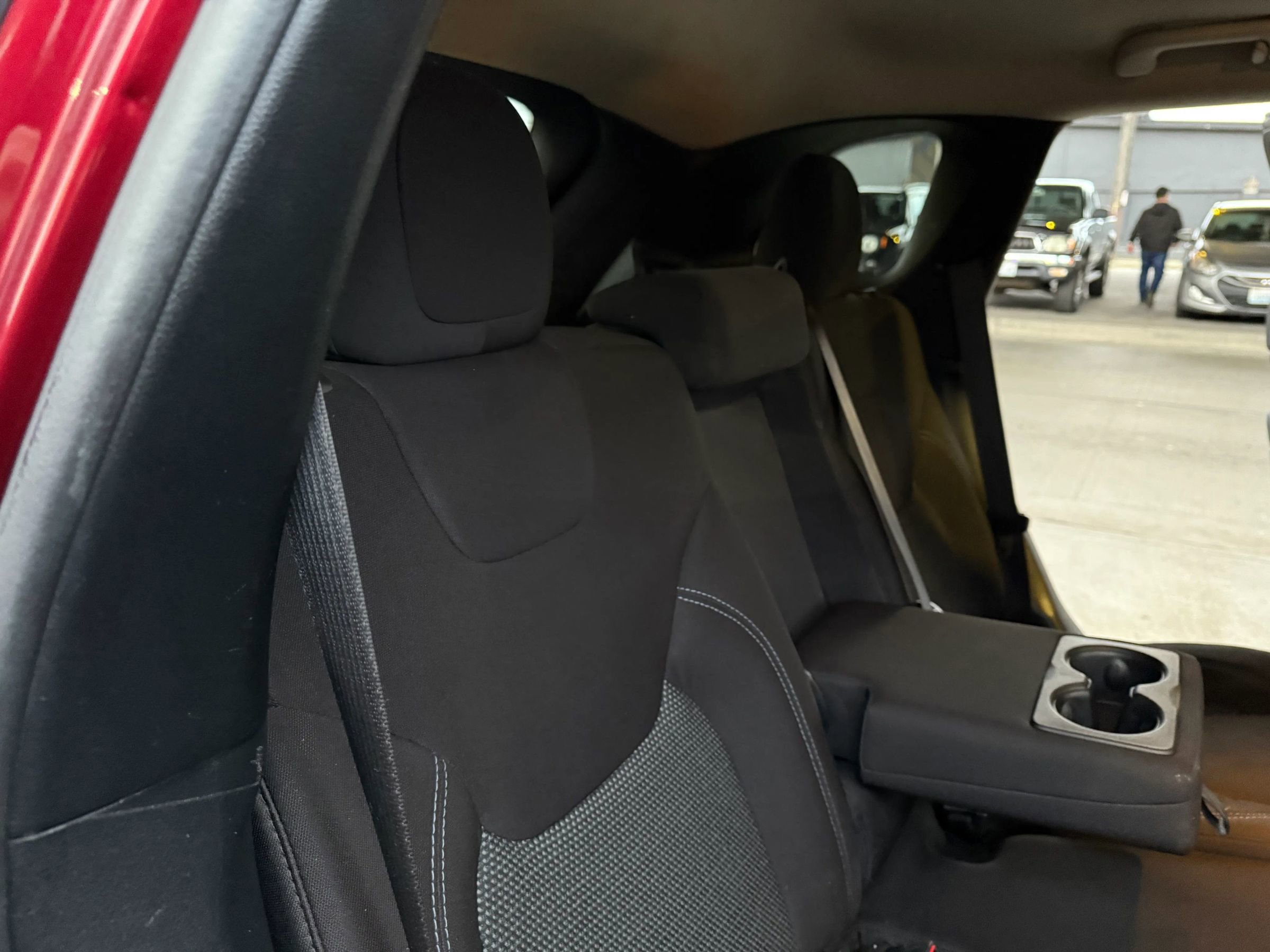 Used 2020 Jeep Cherokee Latitude w/ Cold Weather Group AWD/4WD image 18