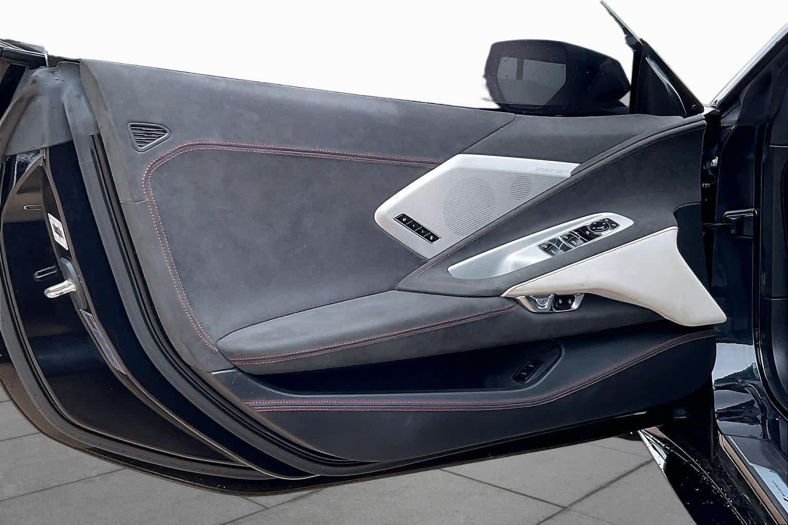 Used 2023 Chevrolet Corvette Stingray Premium Conv w/ Z51 Performance Package RWD image 19