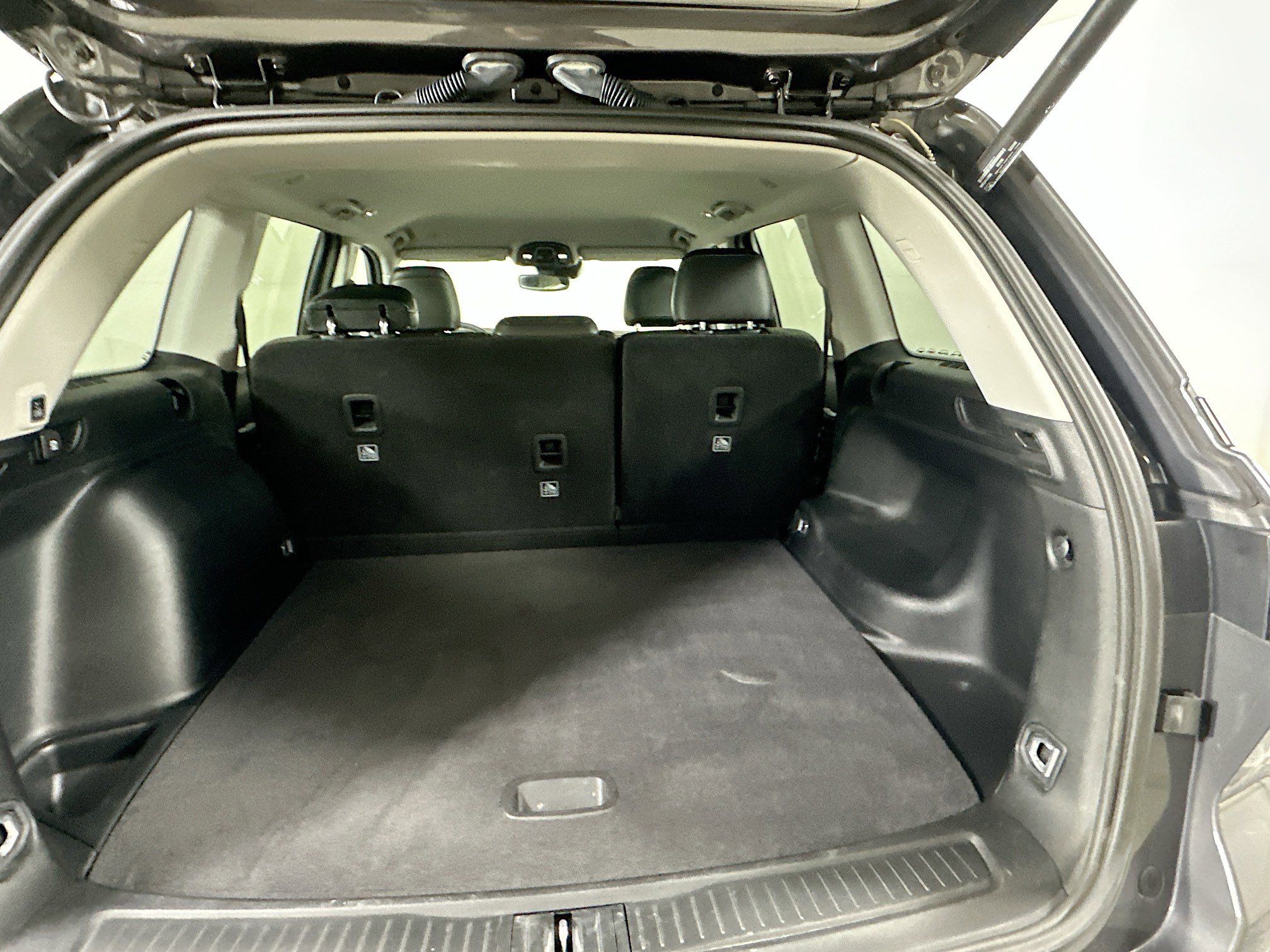 Used 2023 Jeep Grand Cherokee Limited image 28