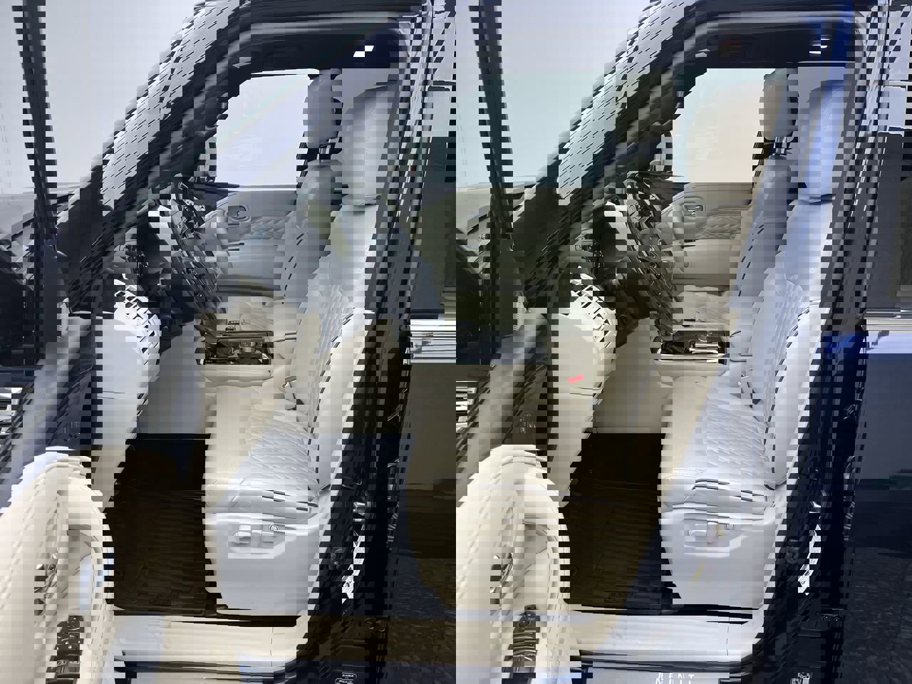 Used 2023 INFINITI QX80 Sensory w/ Cargo Package image 3