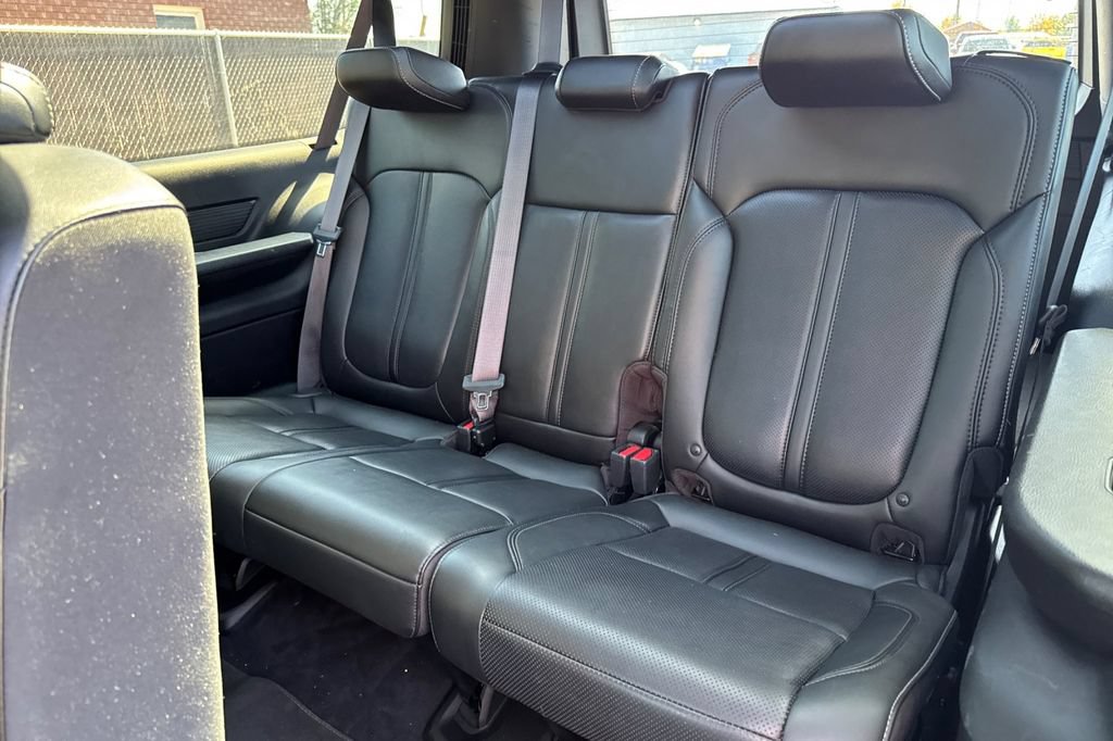 Used 2023 Jeep Wagoneer L Series III w/ Premium Group I AWD/4WD image 17