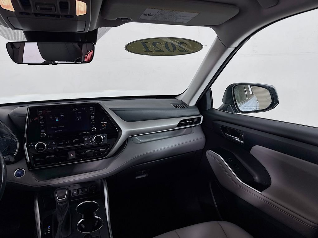 Used 2021 Toyota Highlander XLE image 34