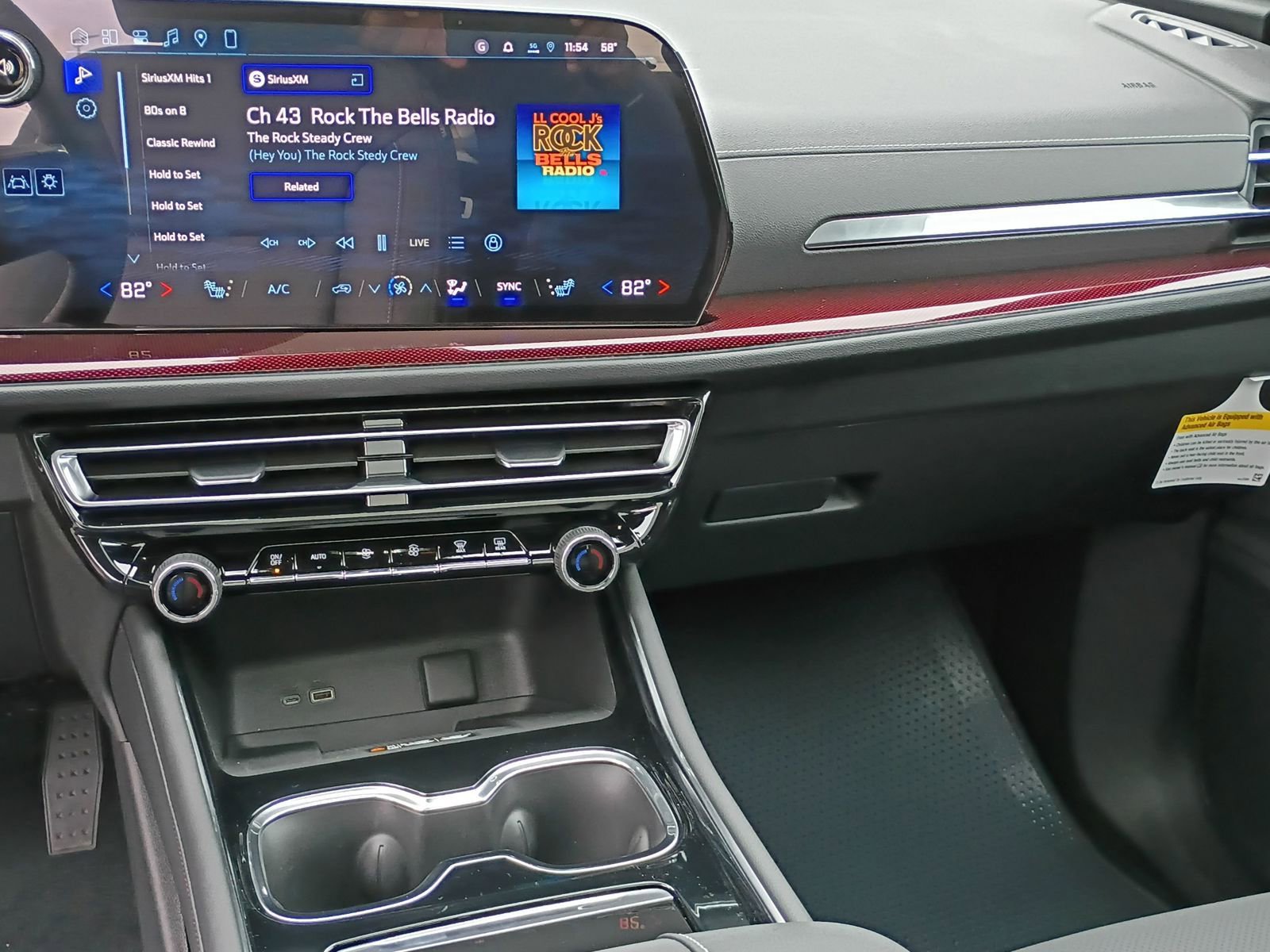 New 2026 Chevrolet Traverse Z71 w/ Driver Confidence Package image 28