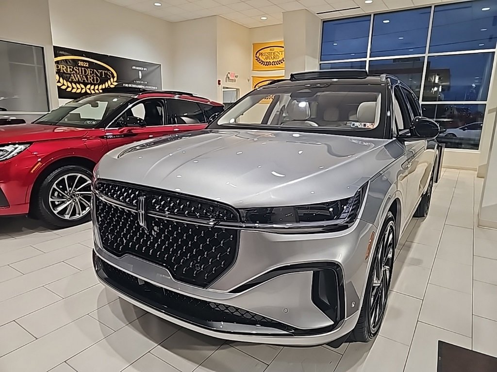 New 2024 Lincoln Nautilus Black Label w/ Jet Appearance Package (87T) image 3