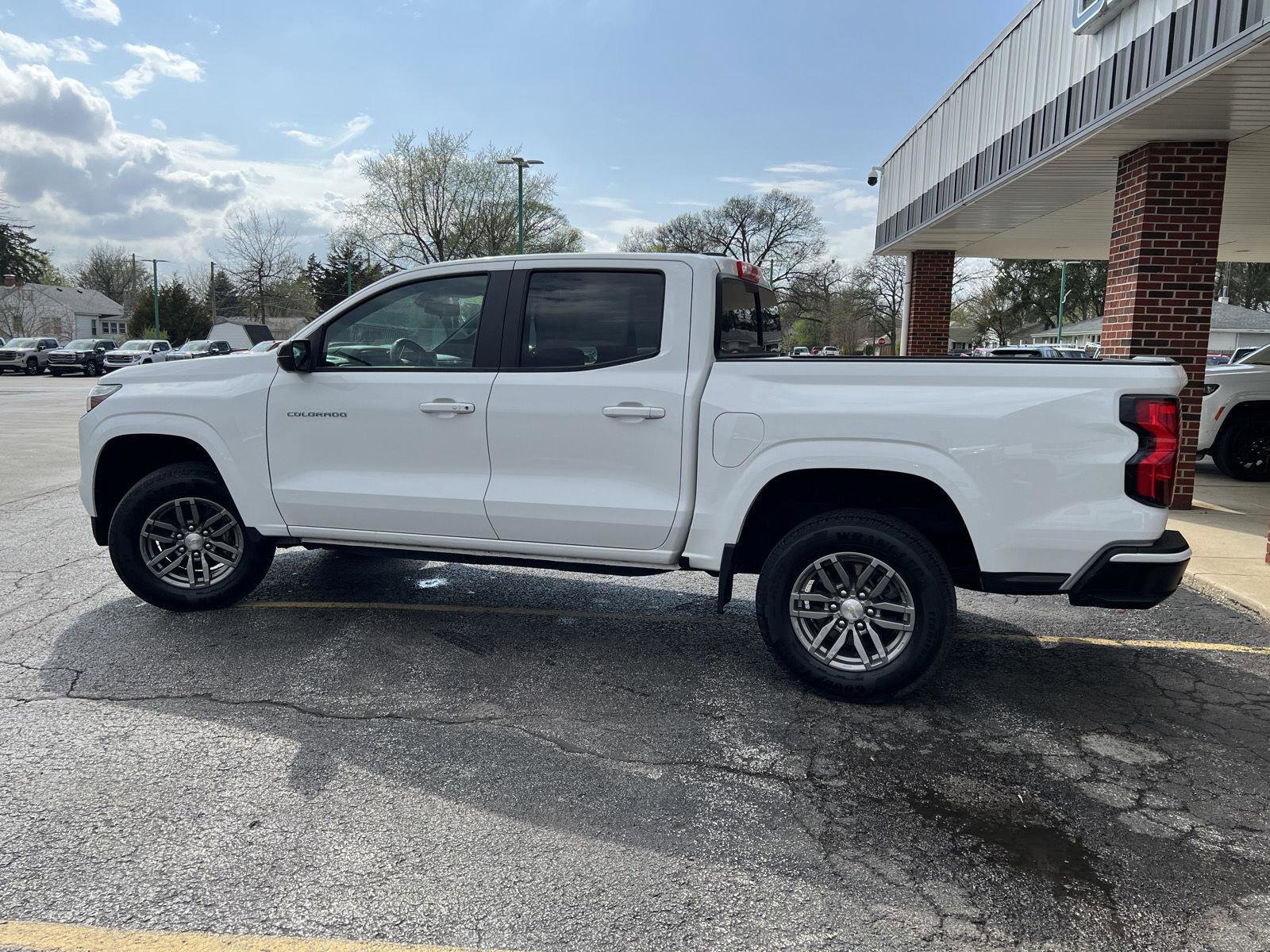 Used 2023 Chevrolet Colorado LT w/ LT Convenience Package RWD image 10