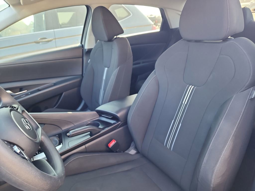 Used 2022 Hyundai Elantra SEL image 7