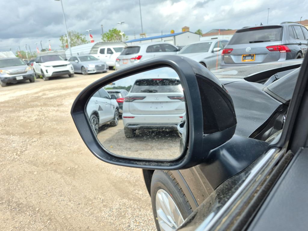 New 2026 Mitsubishi Outlander ES image 12