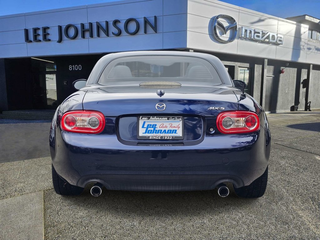 Used 2010 MAZDA MX-5 Miata Grand Touring w/ Premium Pkg image 4