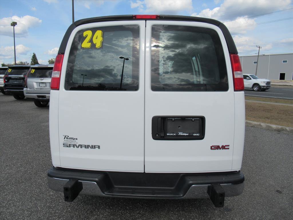 Used 2024 GMC Savana 2500 w/ Driver Convenience Package image 6