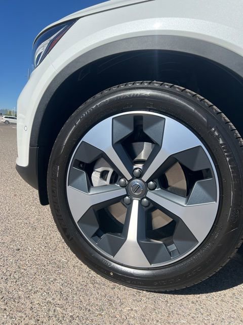 New 2026 Volvo XC40 B5 Plus w/ Protection Package Premier AWD/4WD image 28