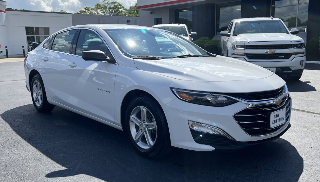 Used 2020 Chevrolet Malibu LS image 2