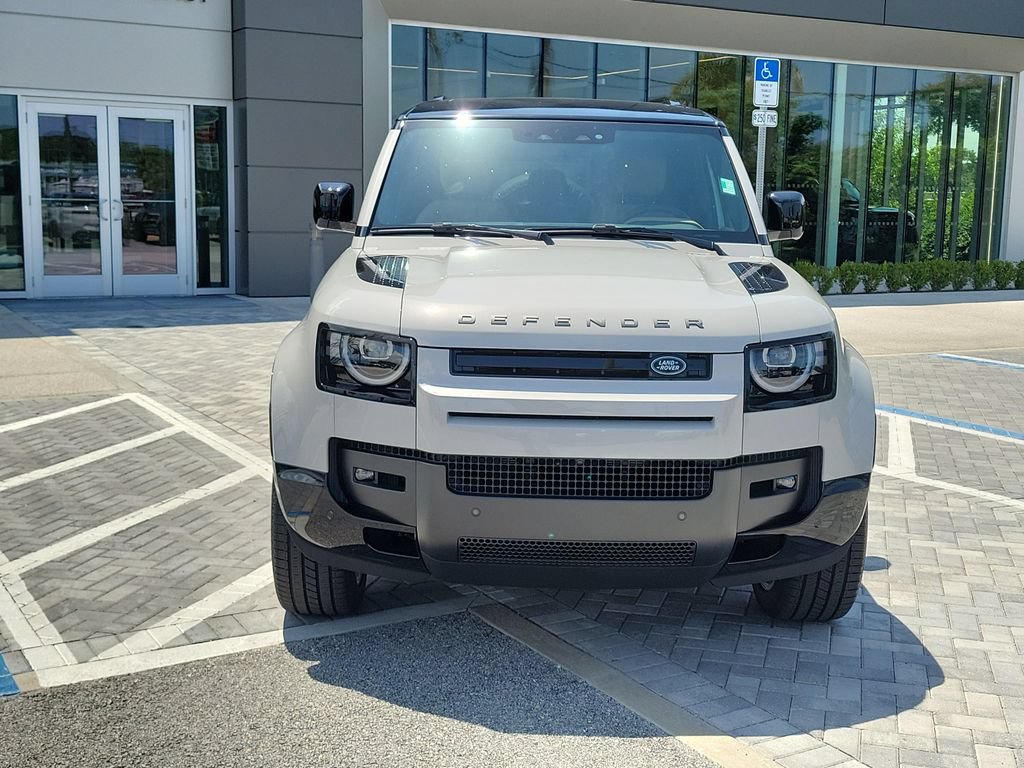New 2026 Land Rover Defender 110 X-Dynamic SE AWD/4WD image 8