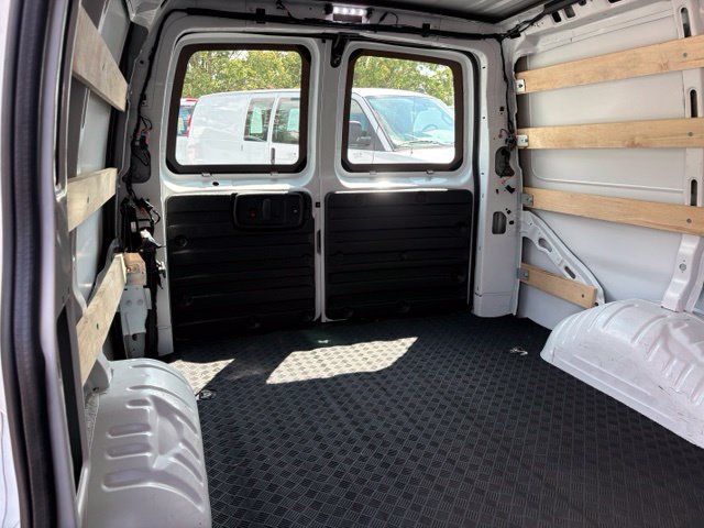 Used 2025 GMC Savana 2500 w/ Driver Convenience Package RWD image 13