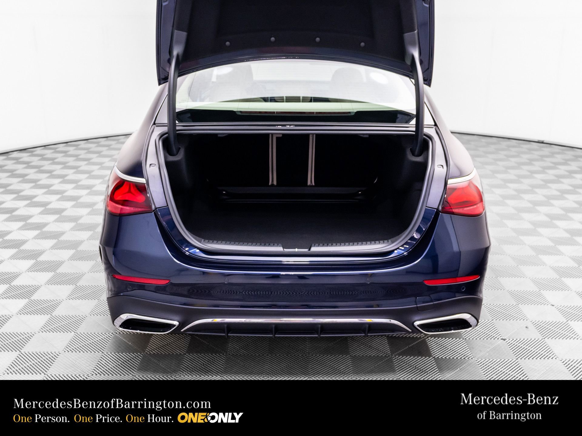 New 2026 Mercedes-Benz E 350 4MATIC Sedan image 38