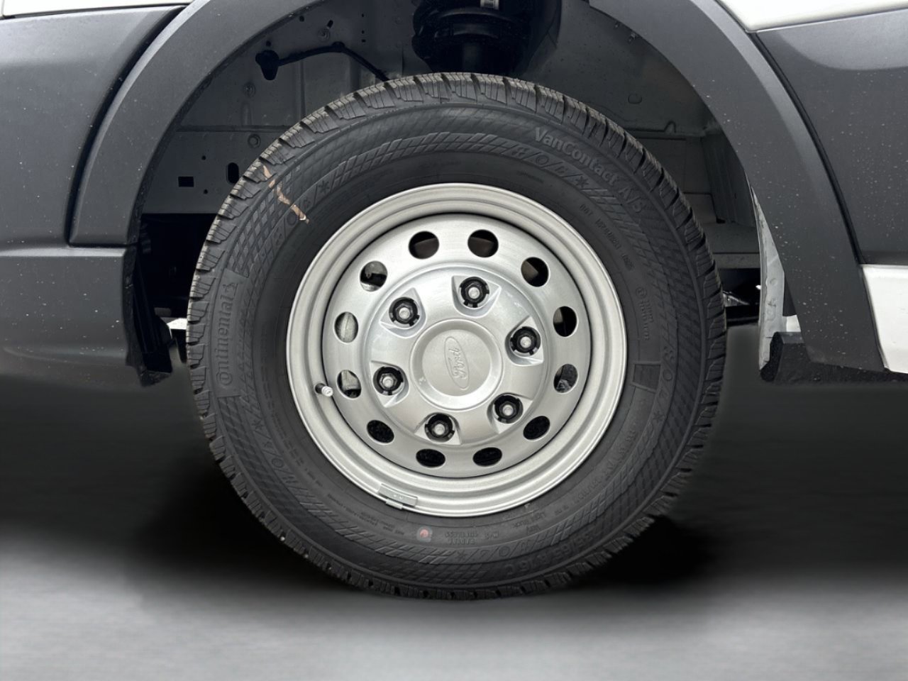 New 2025 Ford Transit 250 148 Medium Roof Extended AWD image 31