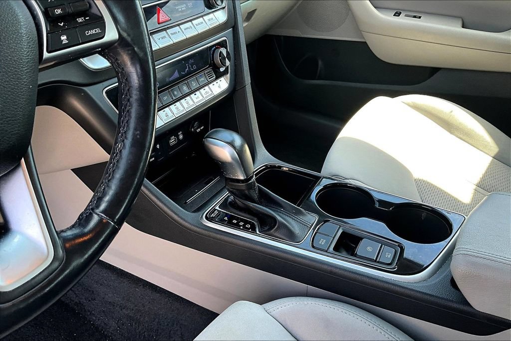 Used 2019 Hyundai Sonata SEL w/ Tech Package 02 FWD image 14