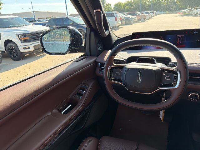 New 2026 Lincoln Navigator L Reserve AWD/4WD image 18