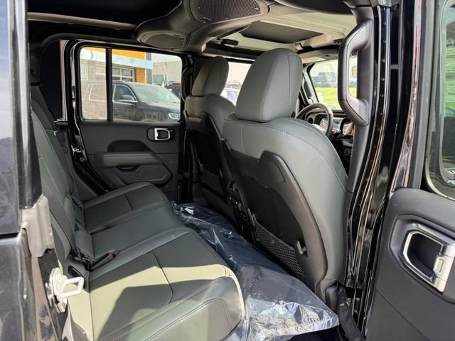 New 2025 Jeep Gladiator Mojave w/ Safety Group AWD/4WD image 14