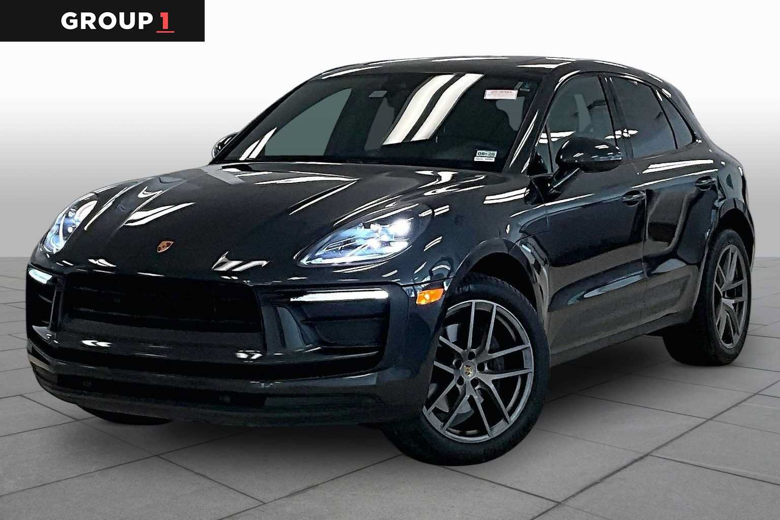 Used 2022 Porsche Macan AWD/4WD image 1
