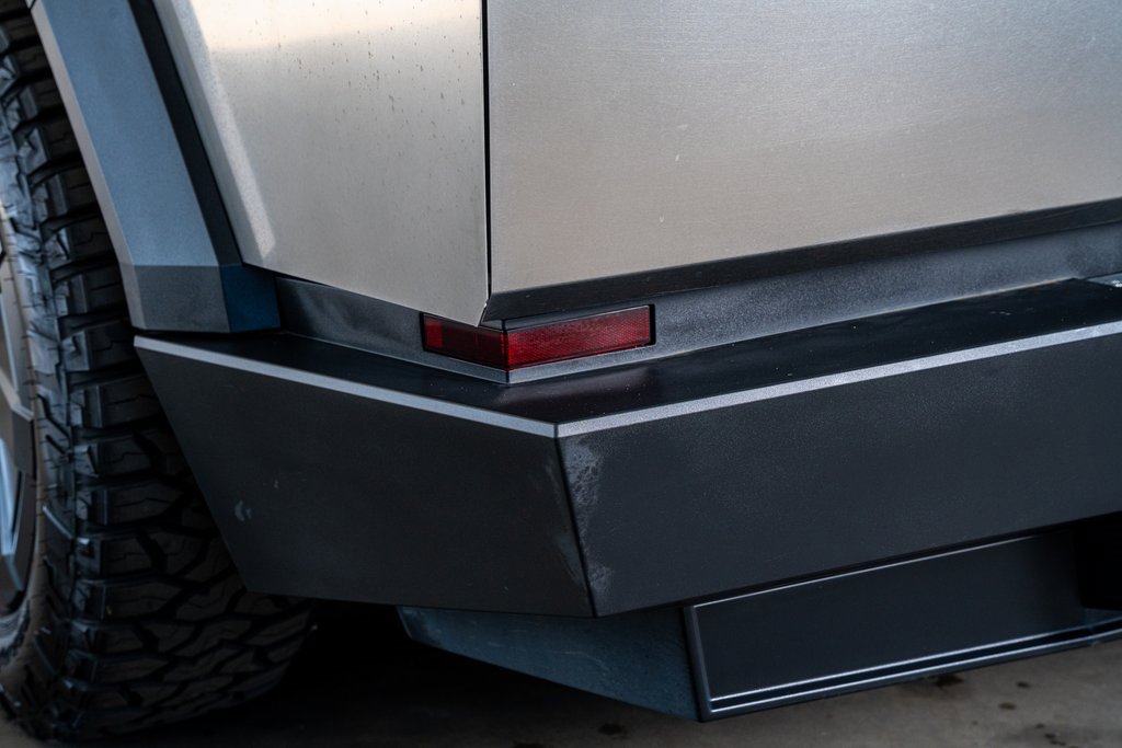 Used 2024 Tesla Cybertruck AWD Crew Cab image 24