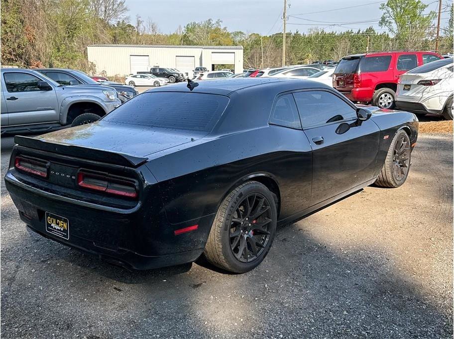 Used 2015 Dodge Challenger SRT w/ Technology Group RWD image 11