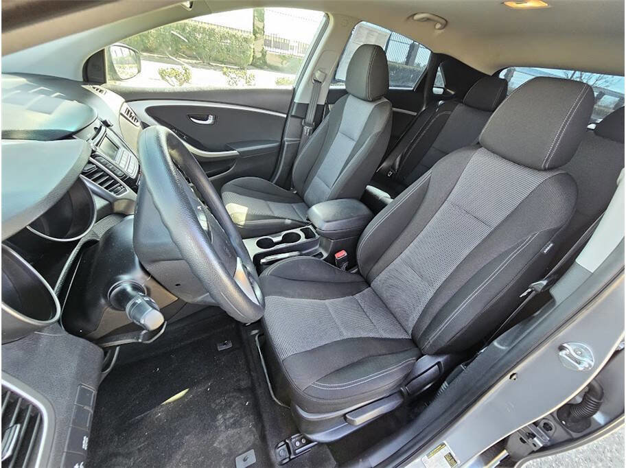 Used 2016 Hyundai Elantra GT FWD image 11
