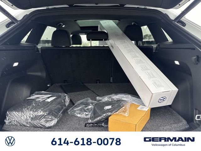 New 2026 Volkswagen Atlas Cross Sport SEL R-Line image 17