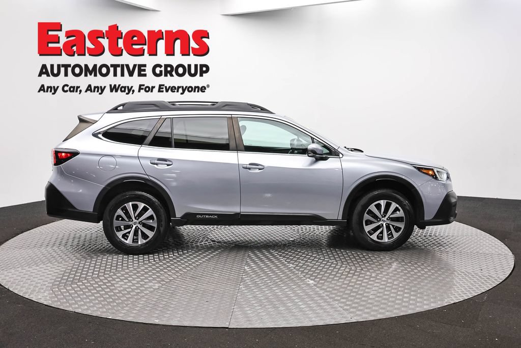 Used 2022 Subaru Outback Premium AWD/4WD image 4