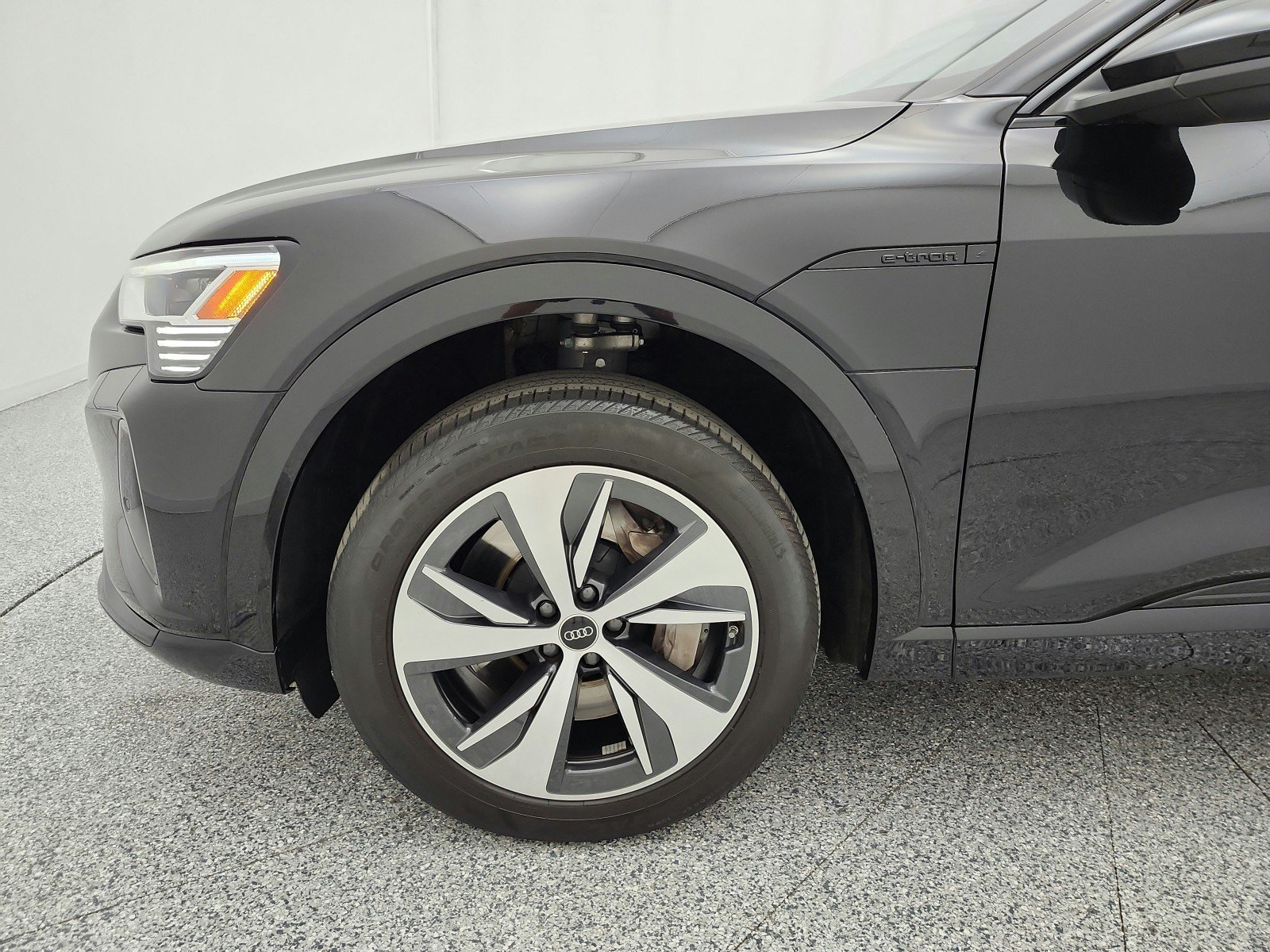 Used 2024 Audi Q8 e-tron Premium AWD/4WD image 18