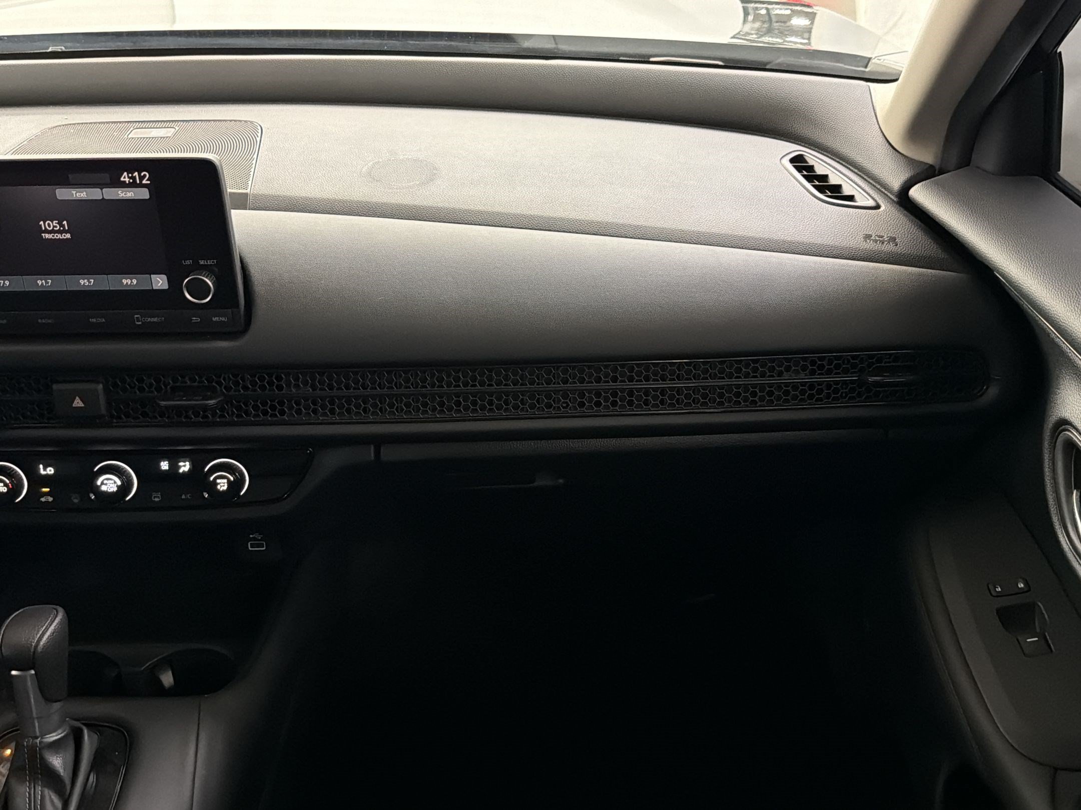Certified 2025 Honda HR-V LX image 28