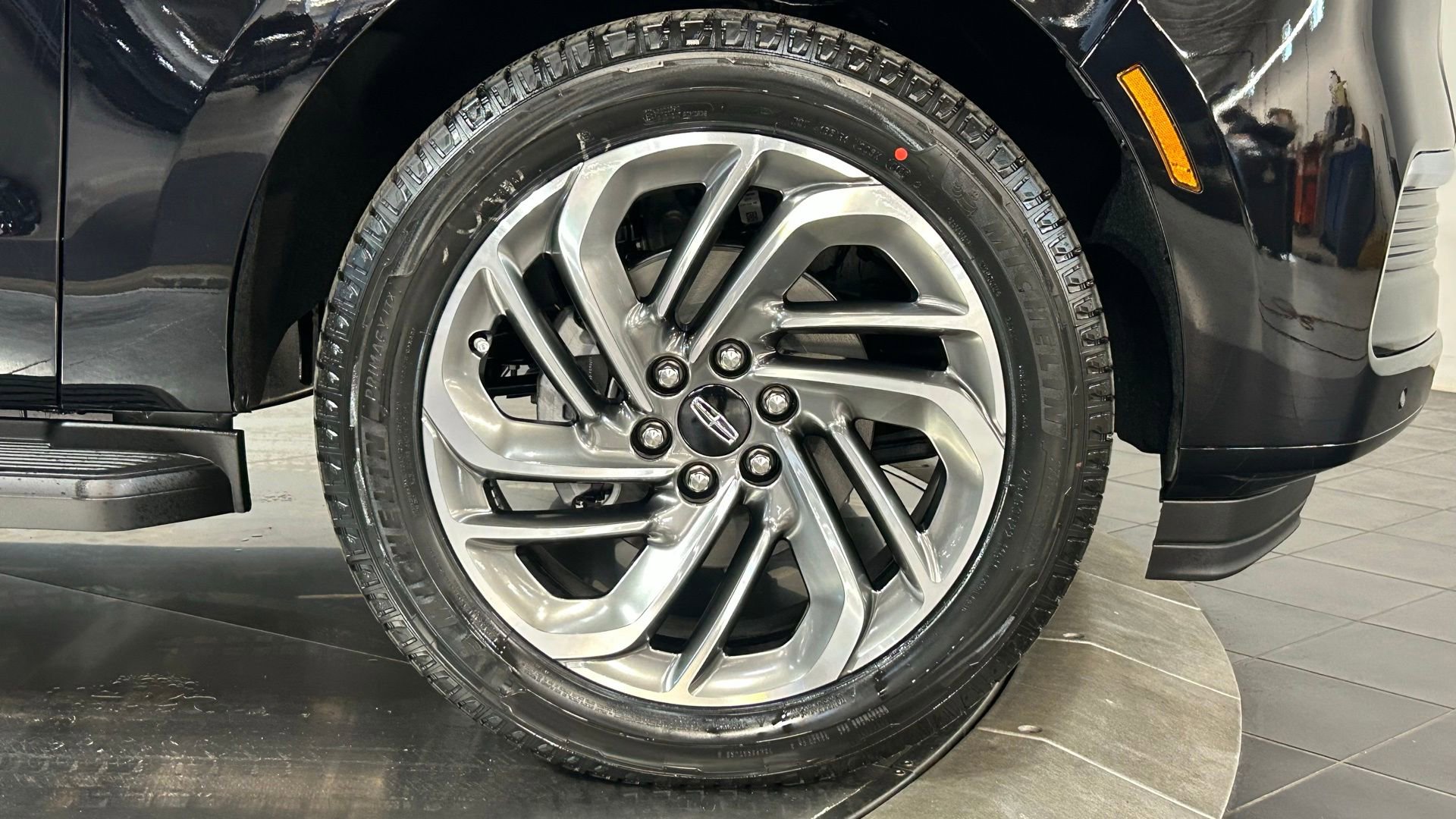 New 2026 Lincoln Navigator Premiere AWD/4WD image 24