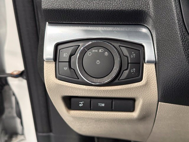 Used 2018 Ford Explorer Limited w/ Equipment Group 301A FWD image 11
