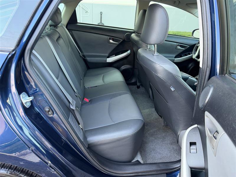Used 2015 Toyota Prius Five w/ Advanced Technology Package FWD image 39