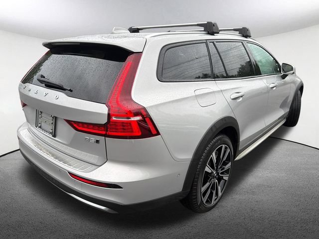 Used 2025 Volvo V60 B5 Cross Country Ultra w/ Protection Package Premier AWD/4WD image 14