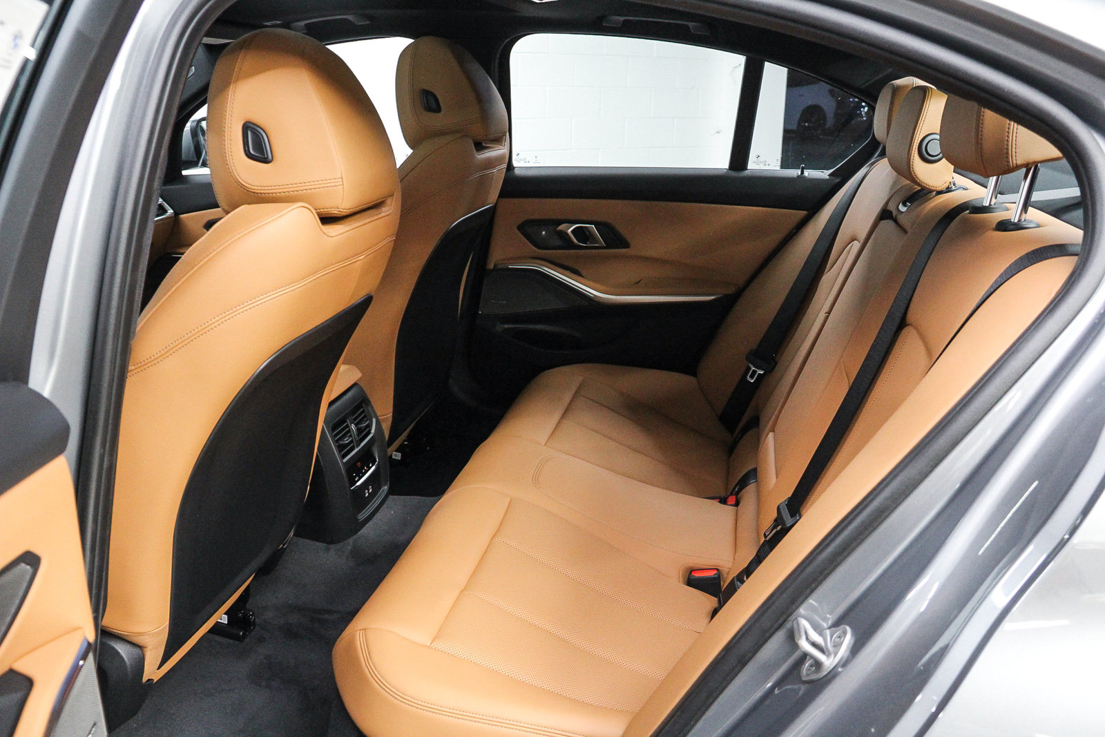 New 2026 BMW 330i Sedan w/ Premium Package RWD image 17