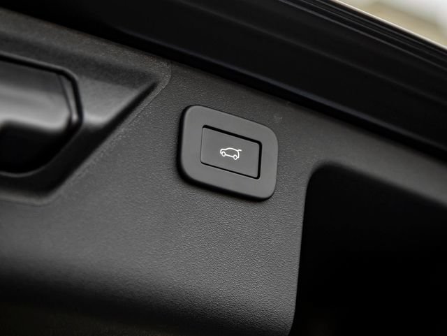 New 2026 Land Rover Discovery Sport Landmark AWD/4WD image 30