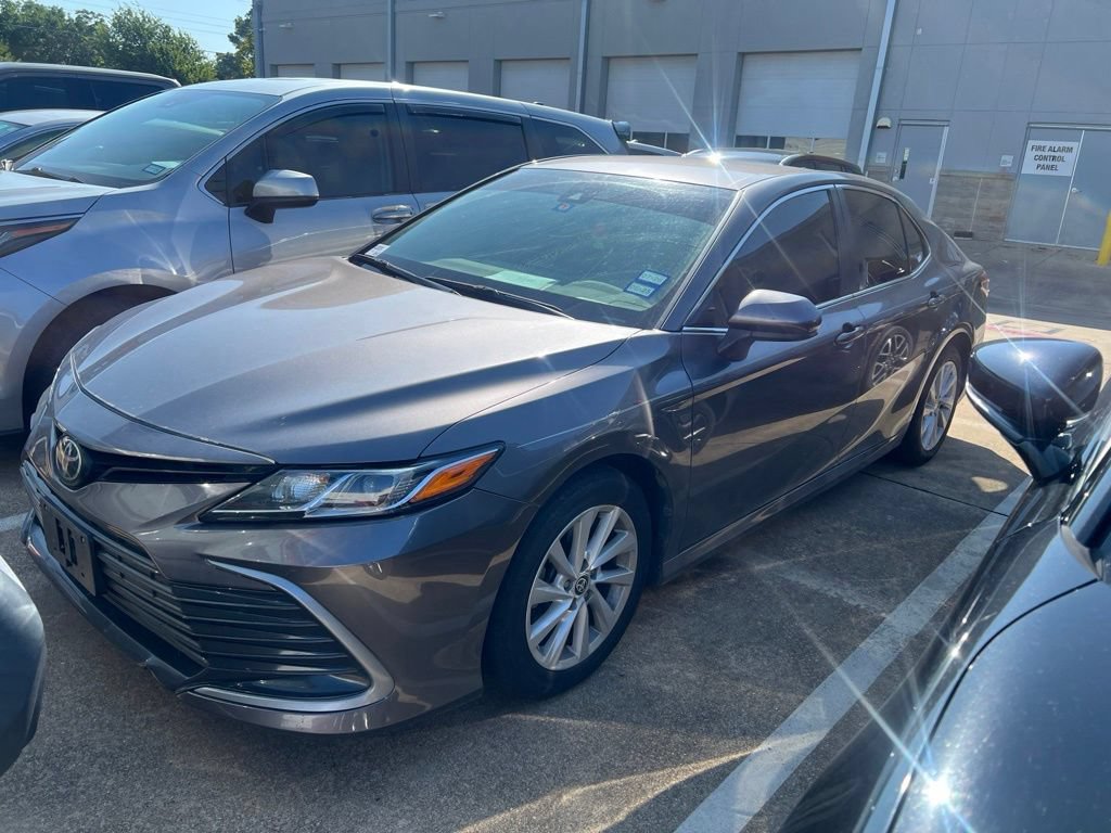 Used 2021 Toyota Camry LE FWD image 1