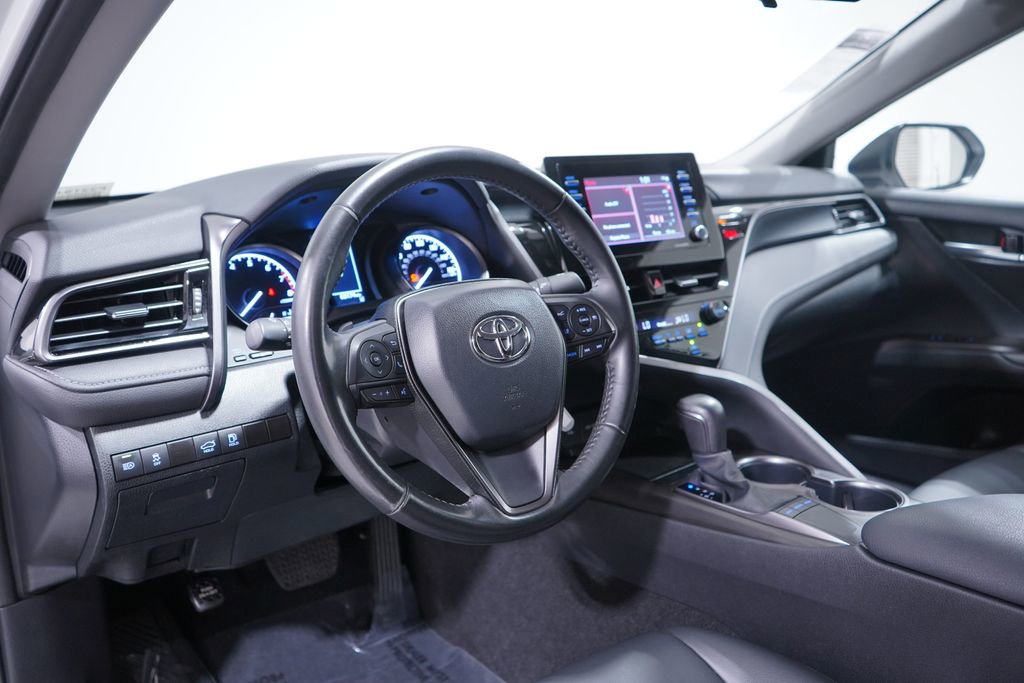 Used 2024 Toyota Camry SE image 6