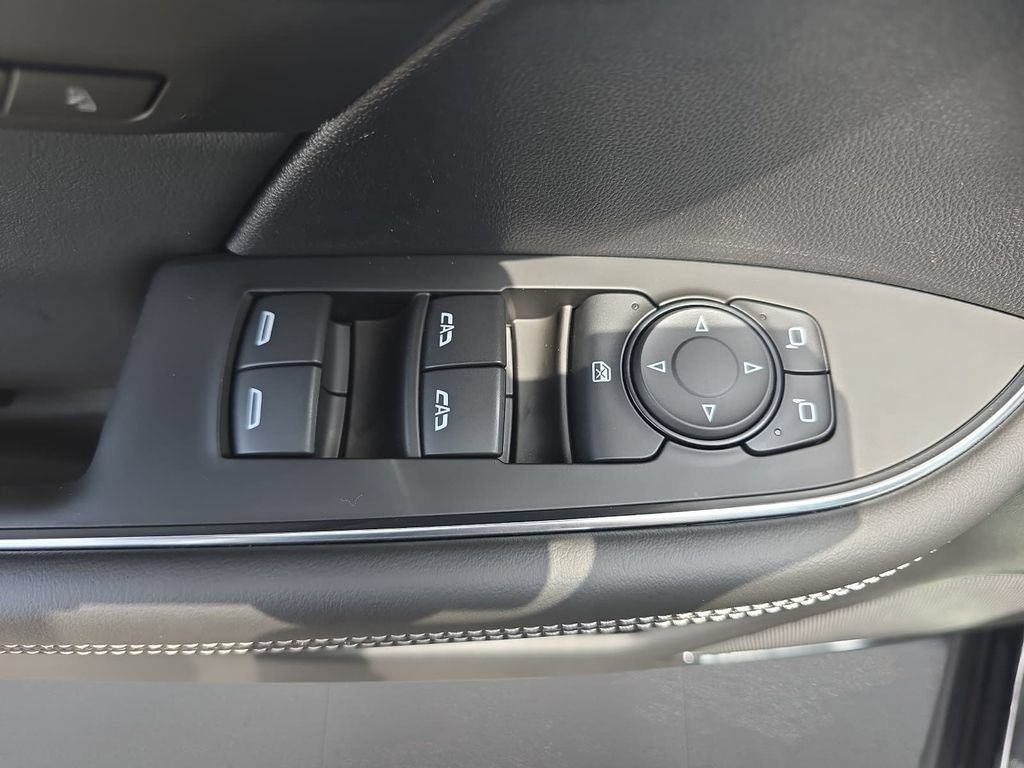 Used 2023 Buick Envision Essence AWD/4WD image 27