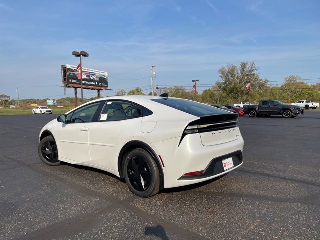 New 2026 Toyota Prius Plug-In Hybrid image 3