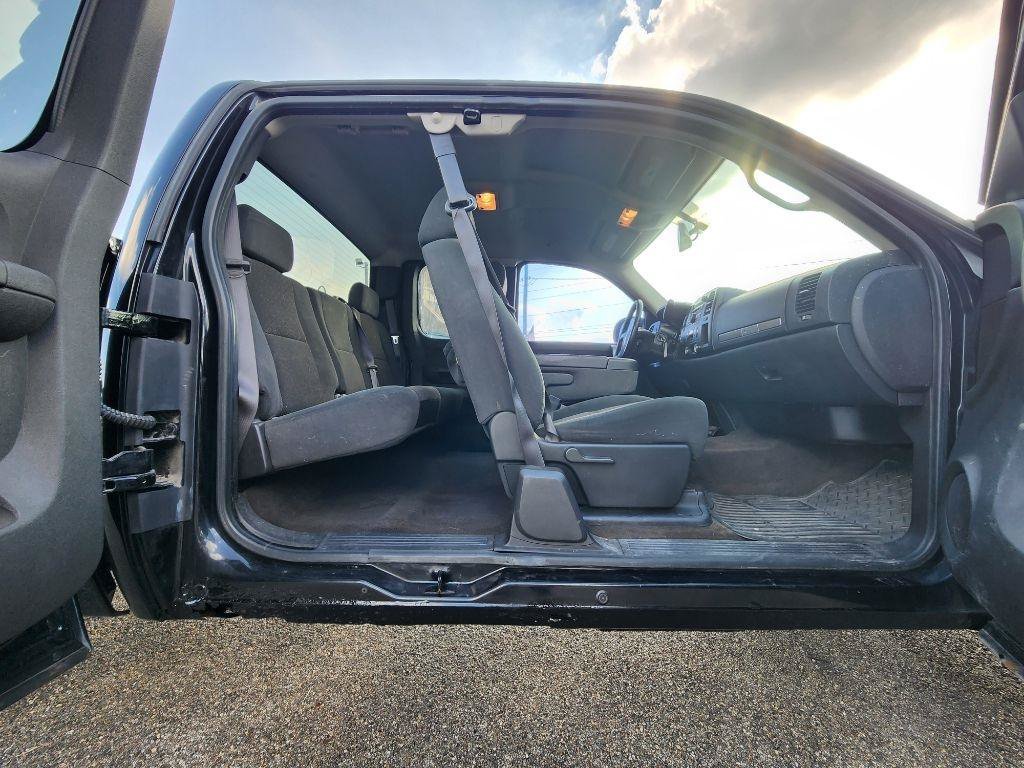 Used 2007 Chevrolet Silverado 1500 LT w/ 1LT Convenience Package AWD/4WD image 20