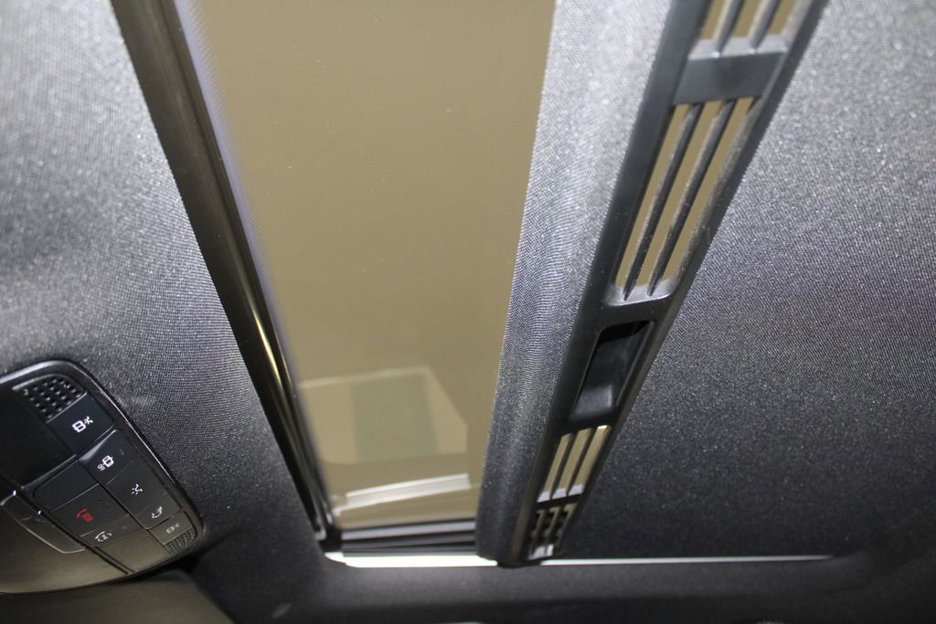 Used 2019 Mercedes-Benz C 300 Sedan image 38