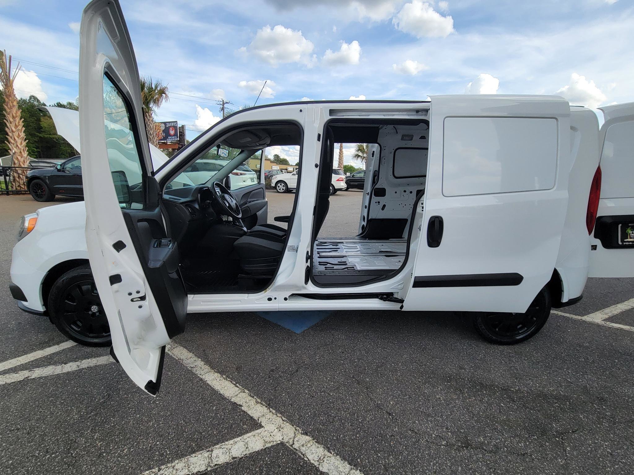 Used 2018 RAM ProMaster City Tradesman SLT FWD image 18